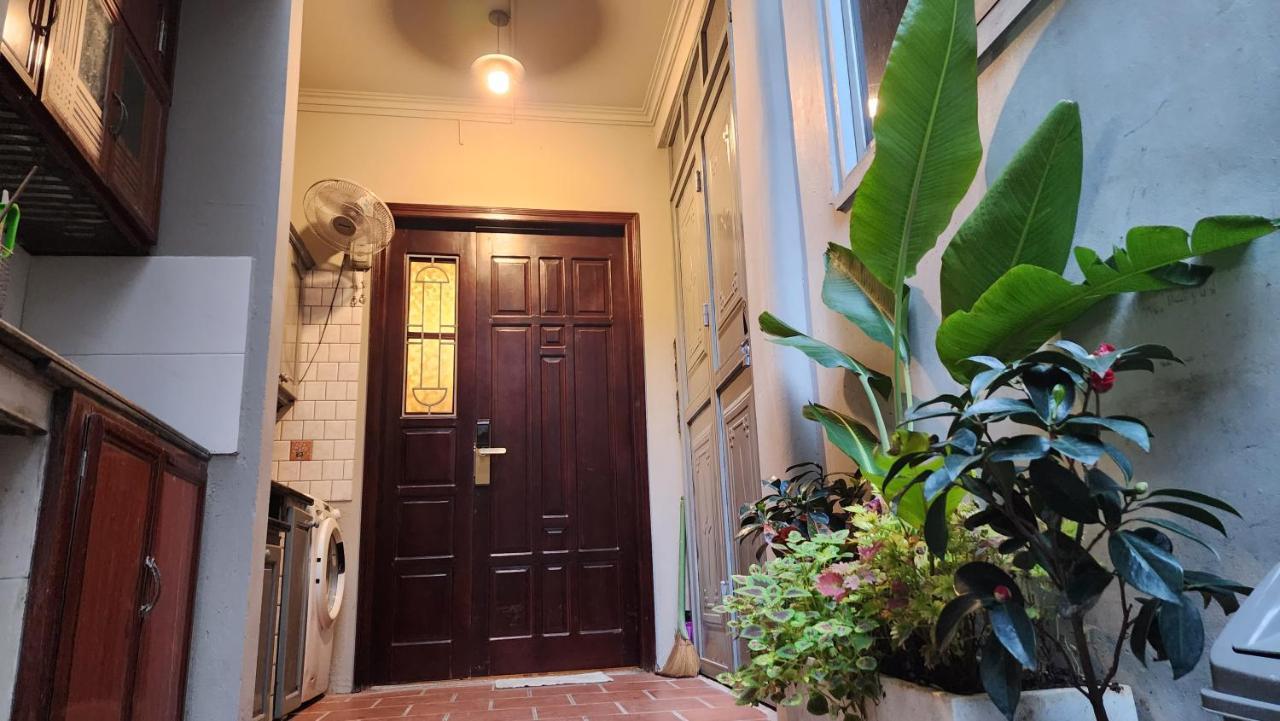 T Home Balcony Homestay ハノイ市 エクステリア 写真
