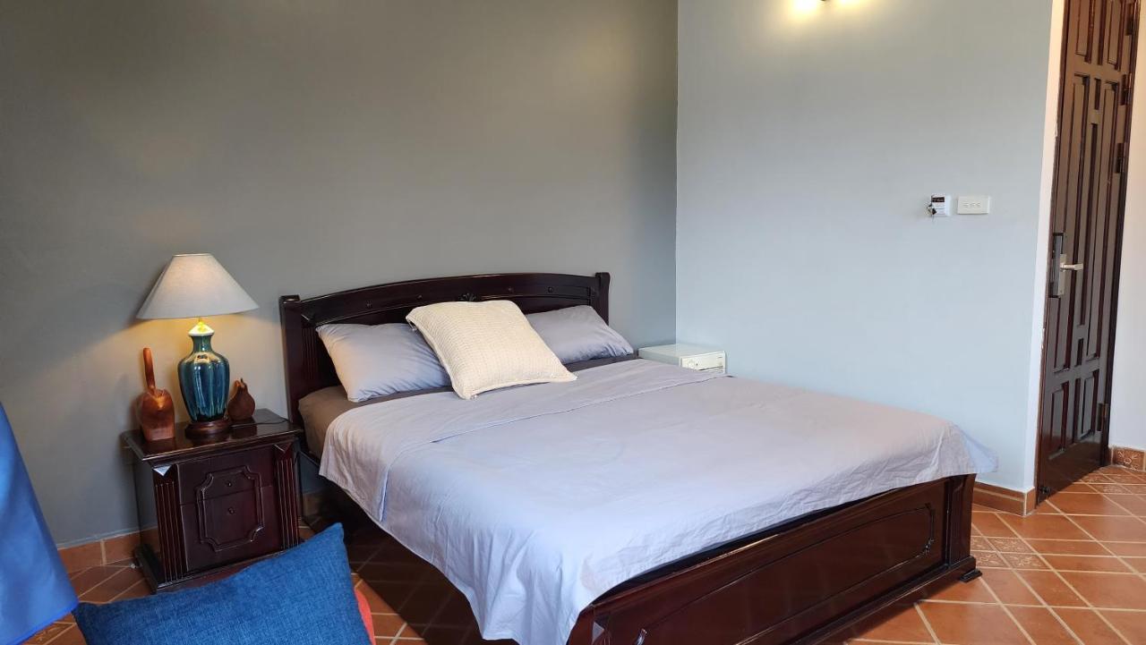 T Home Balcony Homestay ハノイ市 エクステリア 写真