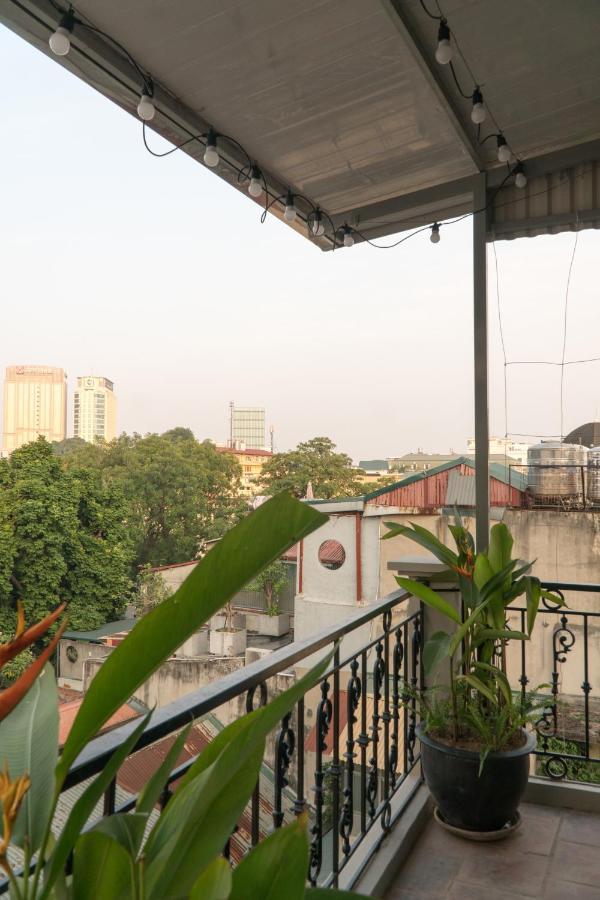 T Home Balcony Homestay ハノイ市 エクステリア 写真