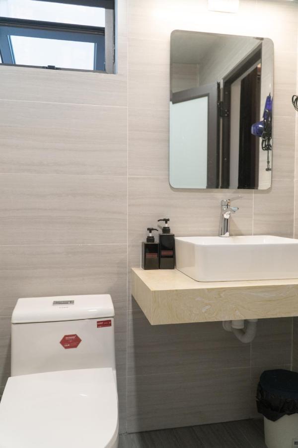 T Home Balcony Homestay ハノイ市 エクステリア 写真