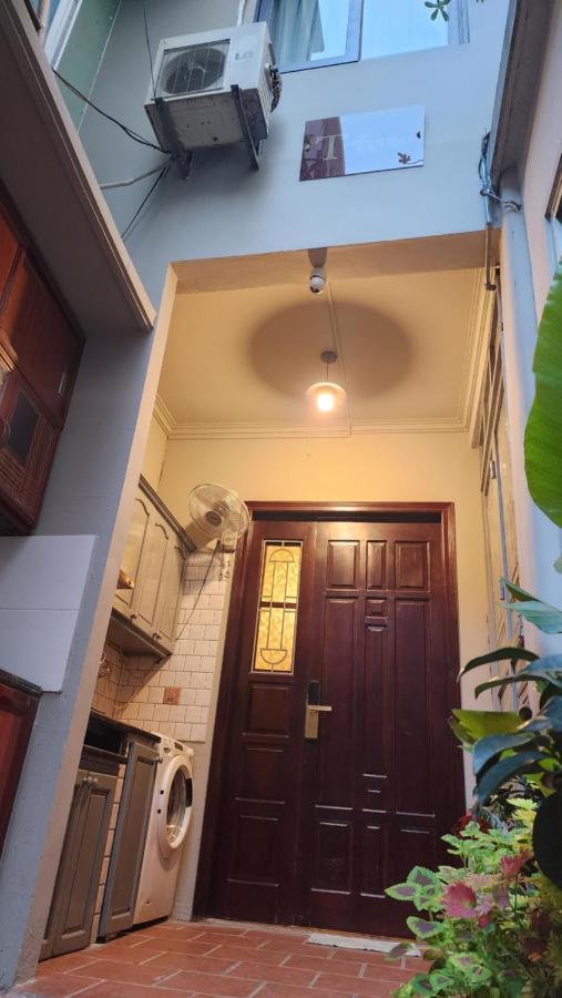 T Home Balcony Homestay ハノイ市 エクステリア 写真