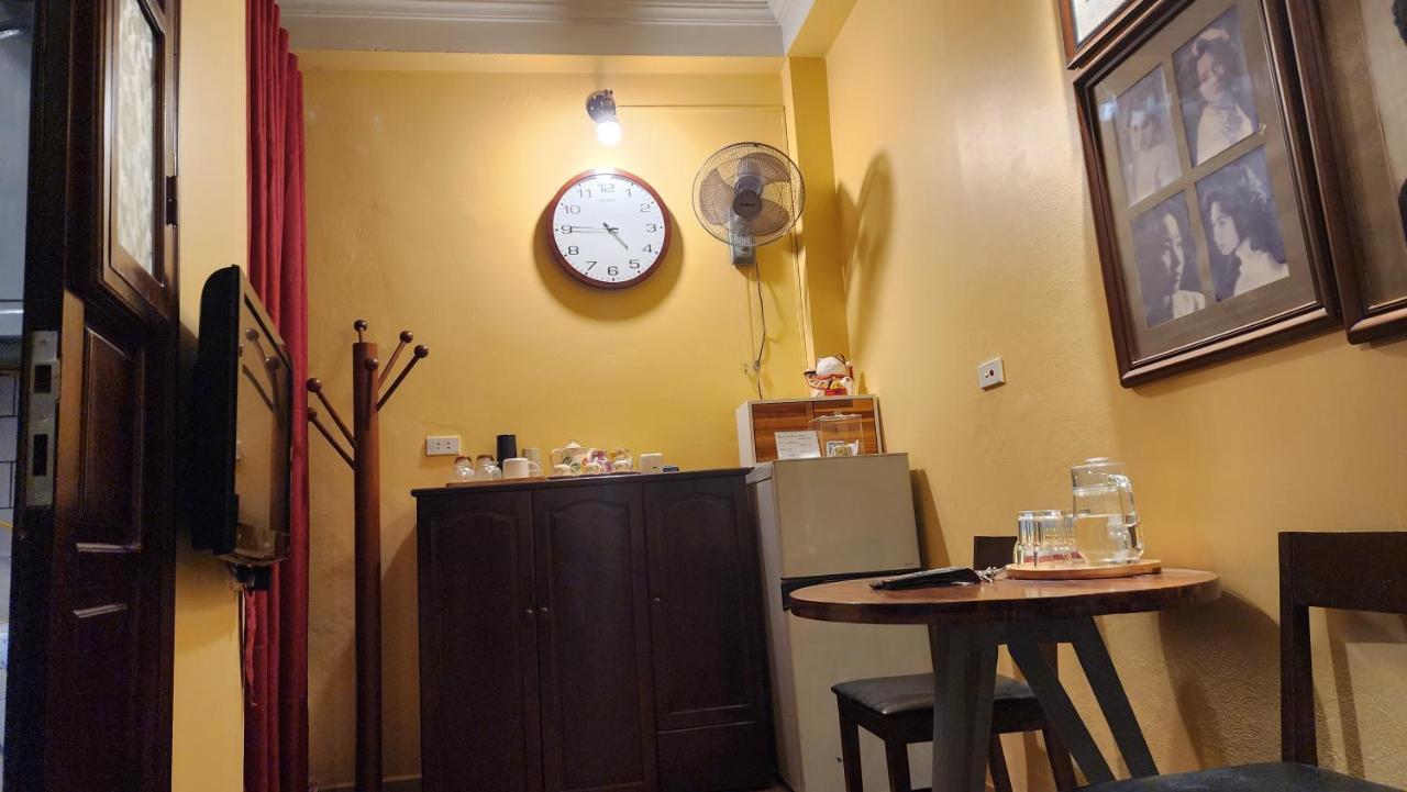 T Home Balcony Homestay ハノイ市 エクステリア 写真