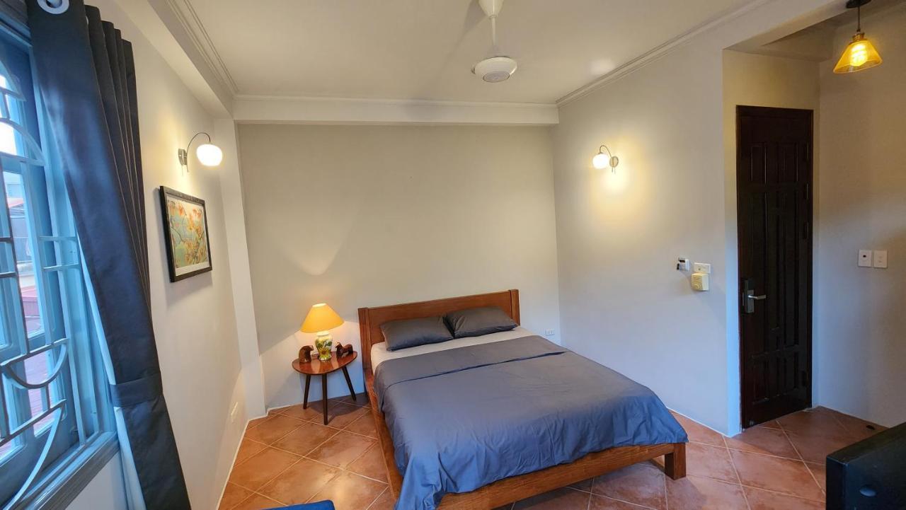 T Home Balcony Homestay ハノイ市 エクステリア 写真