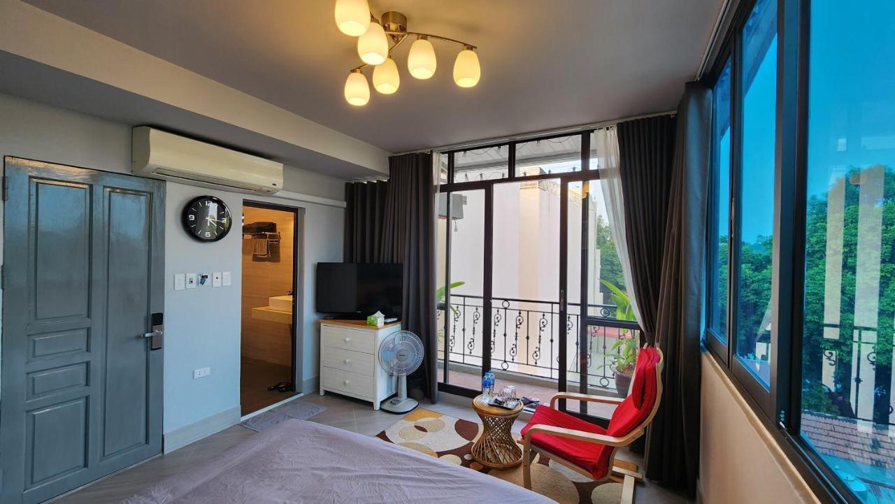 T Home Balcony Homestay ハノイ市 エクステリア 写真