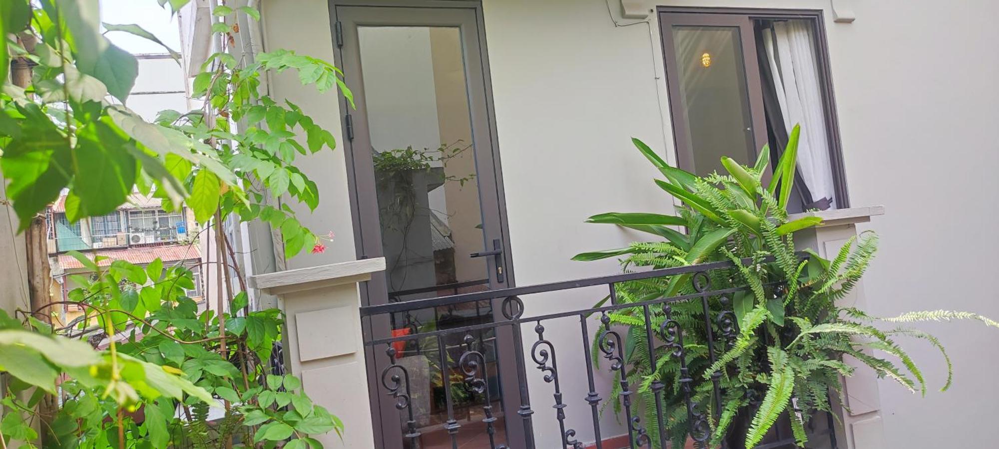 T Home Balcony Homestay ハノイ市 エクステリア 写真