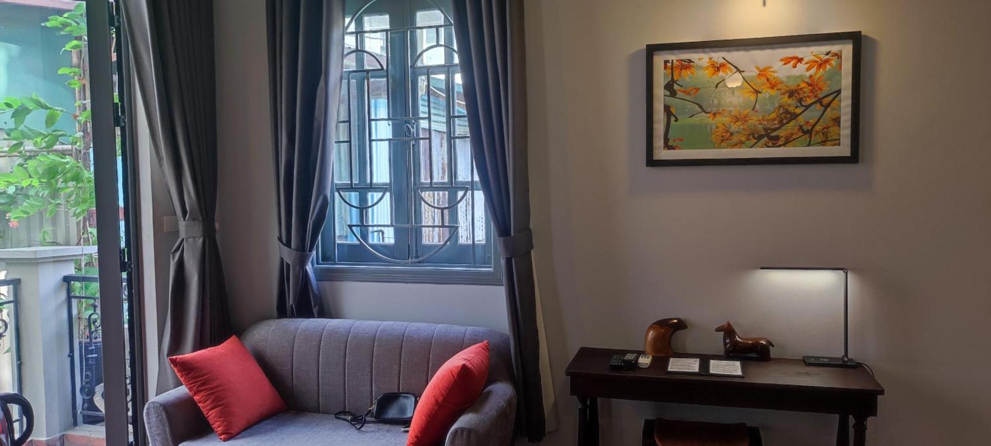 T Home Balcony Homestay ハノイ市 エクステリア 写真